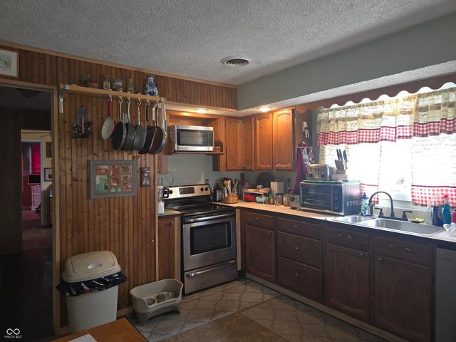 205 N Clay Street, Edinburgh, IN 46124