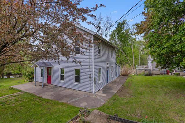 219 Water Street, Jonesville, MI 49250