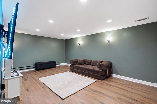 434 WOODED, Newtown Square, PA 19073