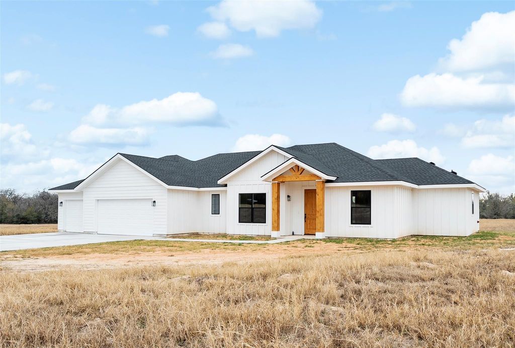 16544 Fm 112, Thrall, TX 76578