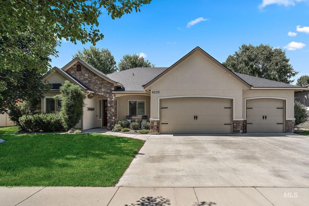 4225 N Linwood, Meridian, ID 83646