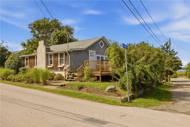 1024 ANTHONY Road, Portsmouth, RI 02871
