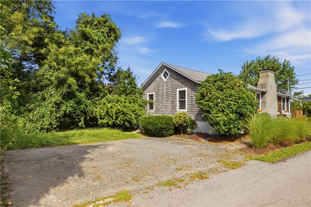 1024 ANTHONY Road, Portsmouth, RI 02871