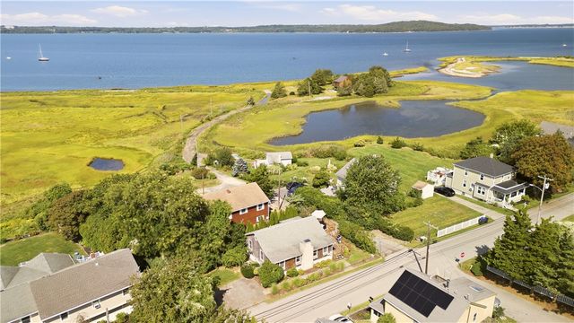 1024 ANTHONY Road, Portsmouth, RI 02871