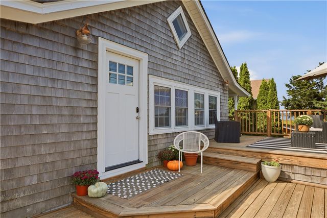 1024 ANTHONY Road, Portsmouth, RI 02871