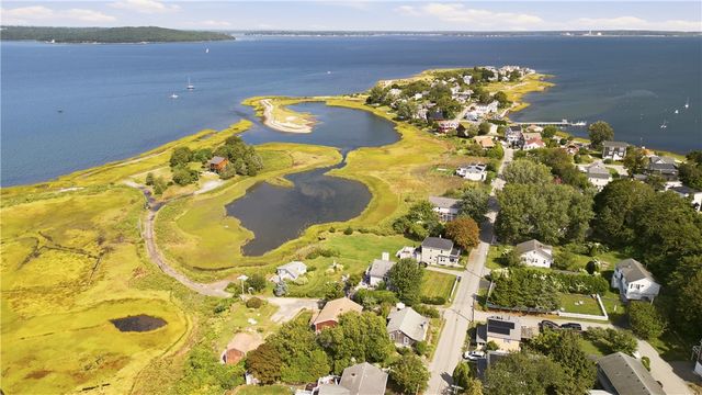 1024 ANTHONY Road, Portsmouth, RI 02871