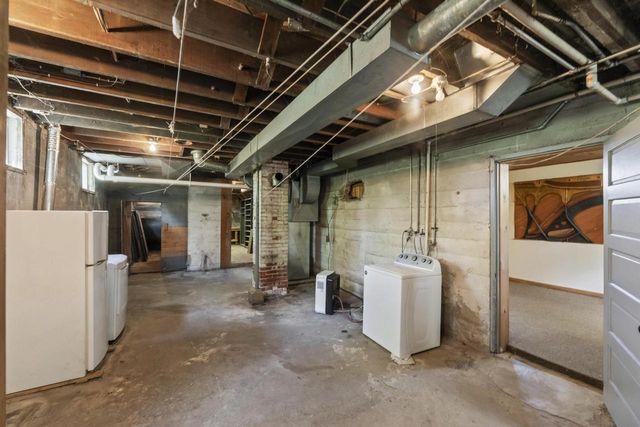 W282N6836 Main STREET, Merton, WI 53056