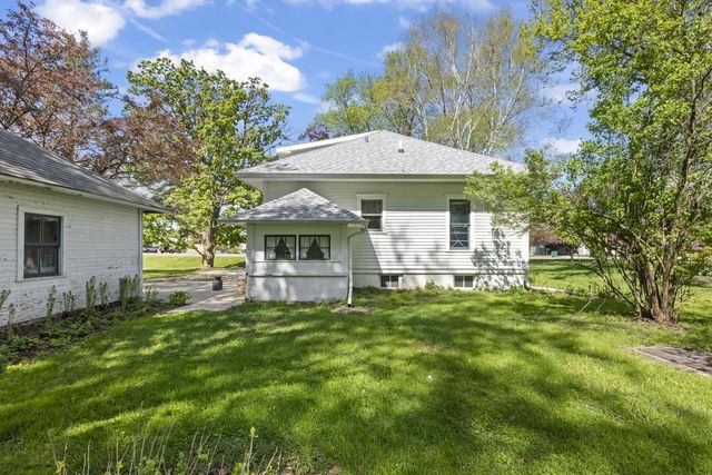 W282N6836 Main STREET, Merton, WI 53056