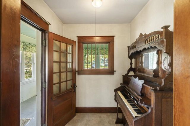W282N6836 Main STREET, Merton, WI 53056