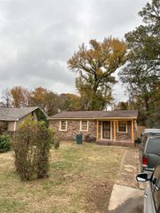2762 OVERTON CROSSING RD, Memphis, TN 38127