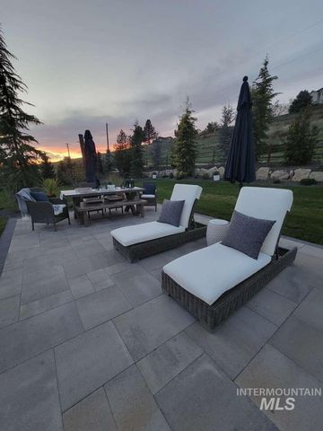 10510 Ryken Meadows Ln, Star, ID 83669
