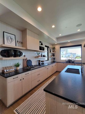 10510 Ryken Meadows Ln, Star, ID 83669