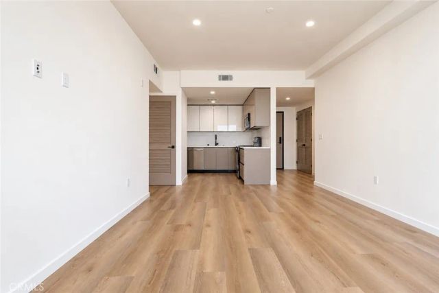 955 Fedora 408, Los Angeles, CA 90006