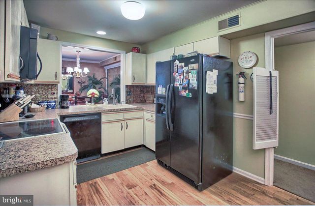 563 ROSLAIRE DR, Hummelstown, PA 17036