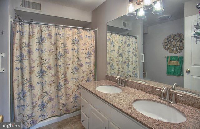 563 ROSLAIRE DR, Hummelstown, PA 17036