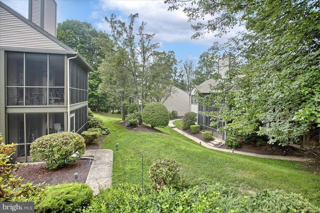 563 ROSLAIRE DR, Hummelstown, PA 17036