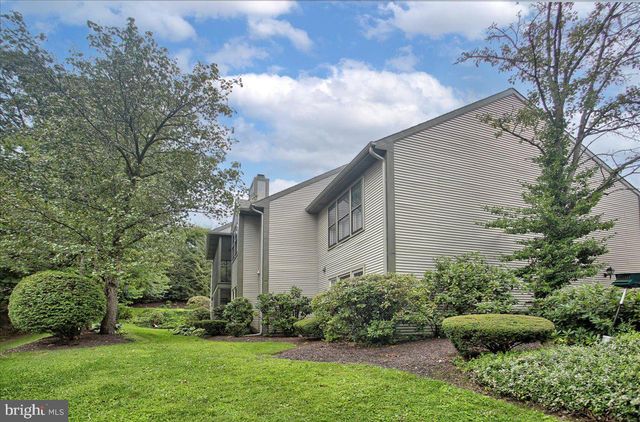 563 ROSLAIRE DR, Hummelstown, PA 17036