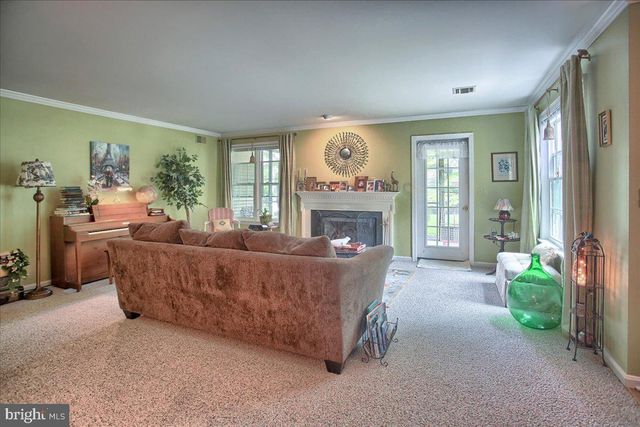 563 ROSLAIRE DR, Hummelstown, PA 17036