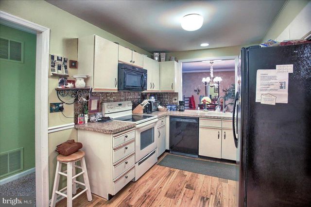 563 ROSLAIRE DR, Hummelstown, PA 17036