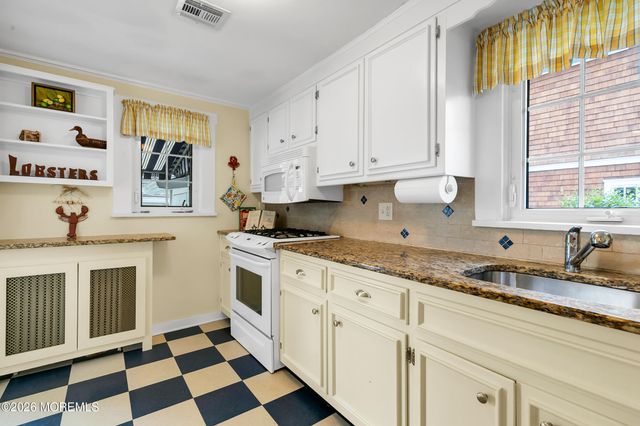 202 Lake Avenue, Bay Head, NJ 08742