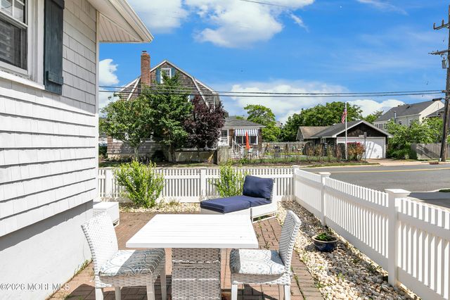 202 Lake Avenue, Bay Head, NJ 08742