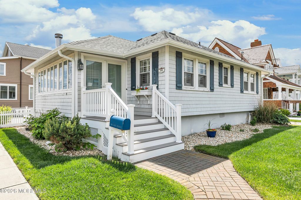 202 Lake Avenue, Bay Head, NJ 08742