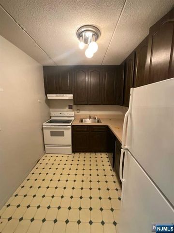 250 Gorge Road 7-H, Cliffside Park, NJ 07010