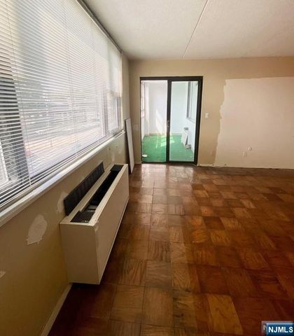 250 Gorge Road 7-H, Cliffside Park, NJ 07010