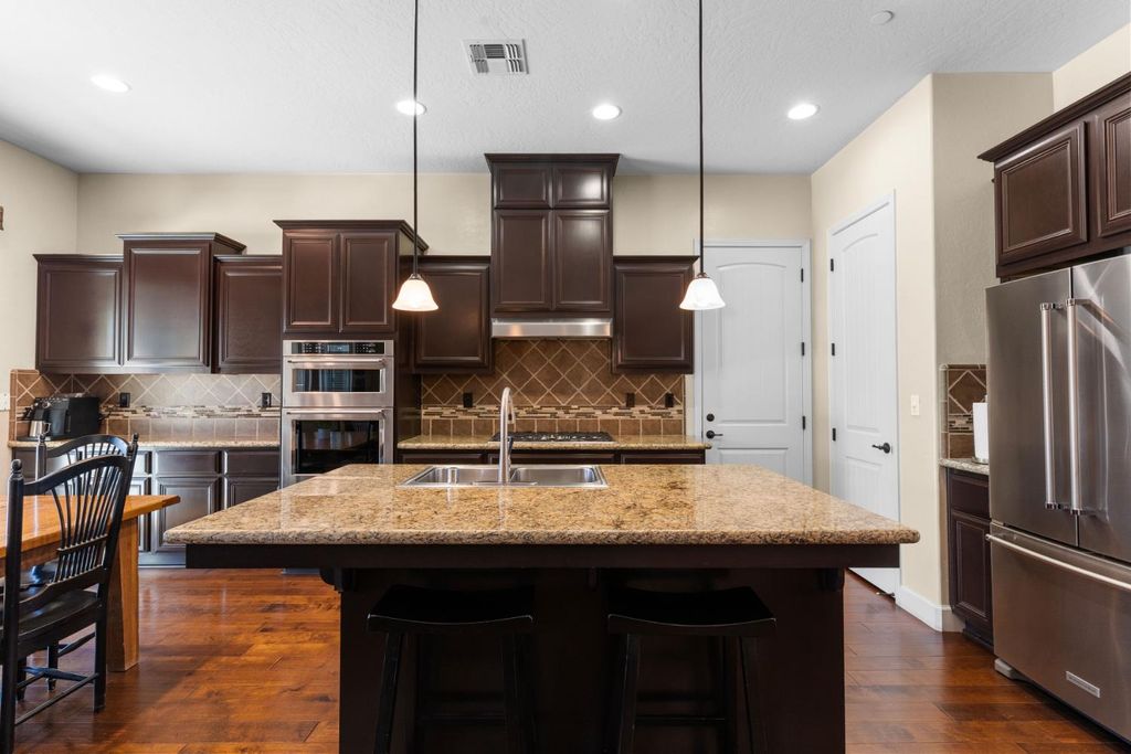 Image 15 of property listing at 2885 Blackwood Avenue, Clovis, CA 93619