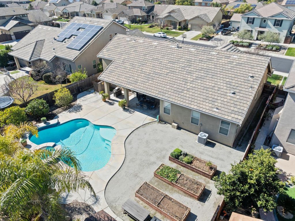 Image 6 of property listing at 2885 Blackwood Avenue, Clovis, CA 93619