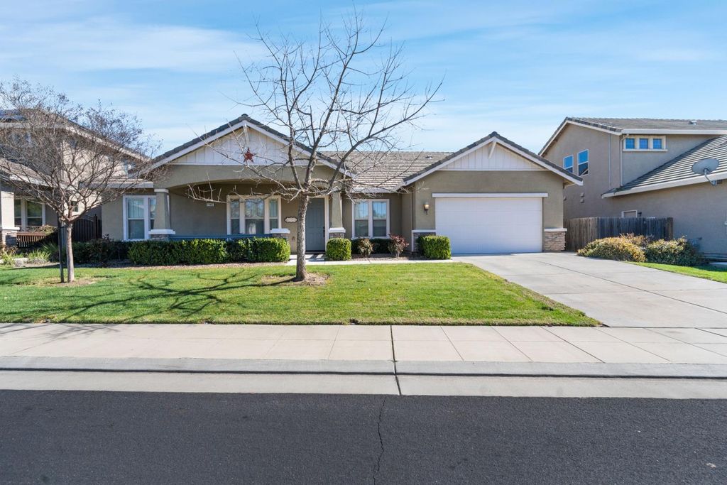 Image 7 of property listing at 2885 Blackwood Avenue, Clovis, CA 93619