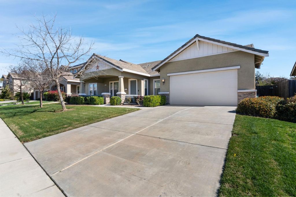 Image 9 of property listing at 2885 Blackwood Avenue, Clovis, CA 93619