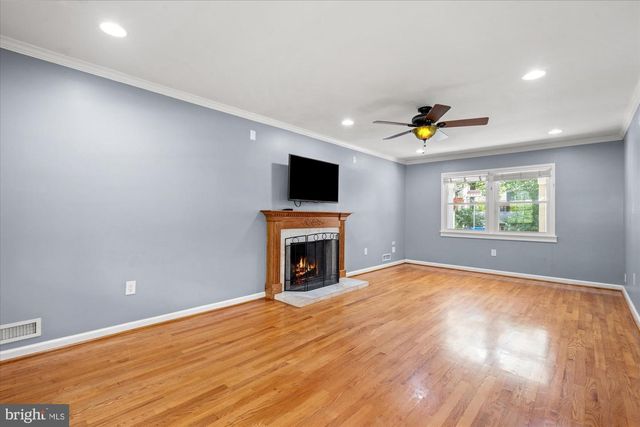 8705 BLUEDALE ST, Alexandria, VA 22308