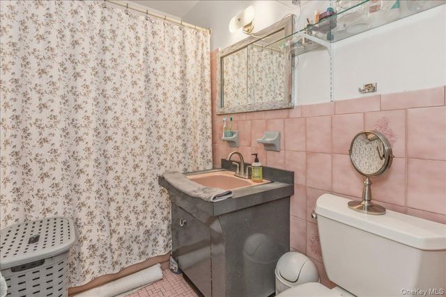 22250 Braddock Avenue, Queens Village, NY 11428