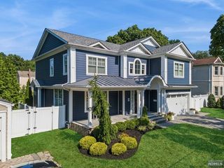395 Chestnut Street, Paramus, NJ 07652