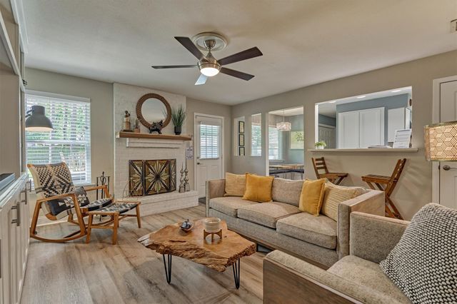 9 Pineash Court, The Woodlands, TX 77381