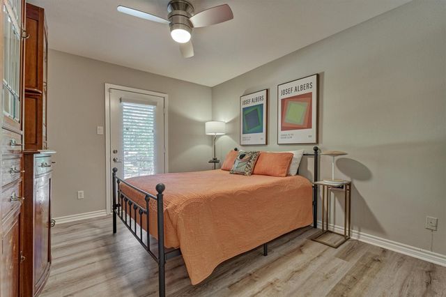 9 Pineash Court, The Woodlands, TX 77381