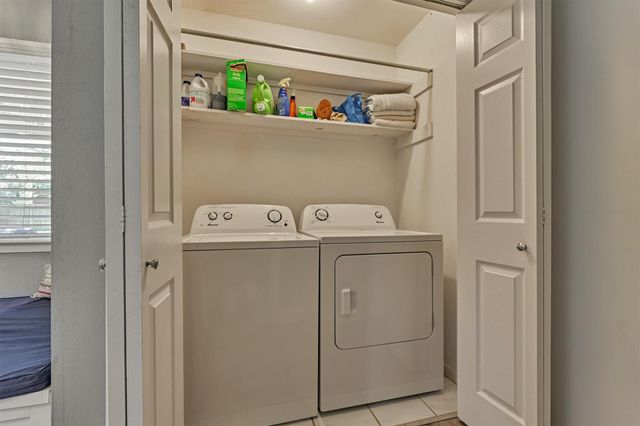 9 Pineash Court, The Woodlands, TX 77381