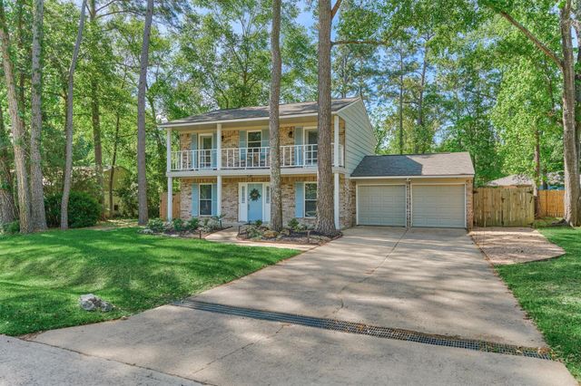 9 Pineash Court, The Woodlands, TX 77381