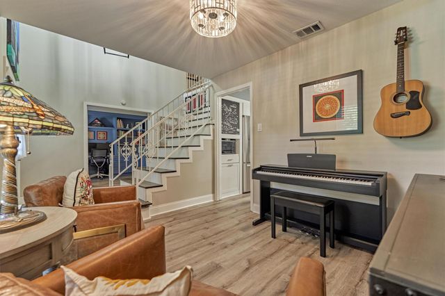 9 Pineash Court, The Woodlands, TX 77381