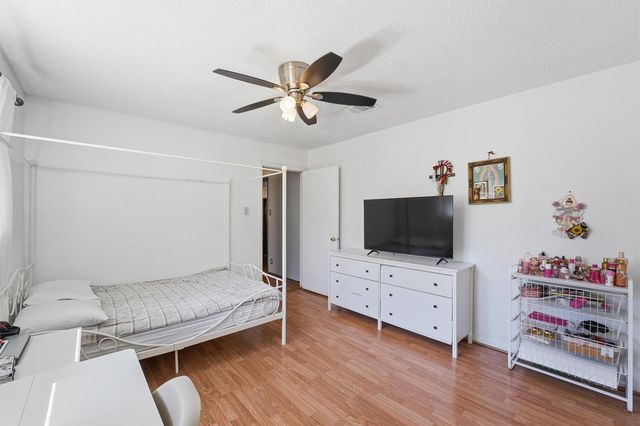 6203 Sunnygate Drive, Spring, TX 77373