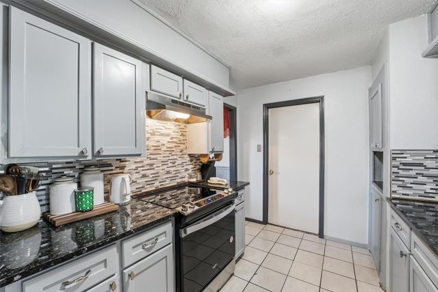 6203 Sunnygate Drive, Spring, TX 77373