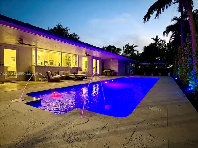 10461 SW 121st St, Miami, FL 33176