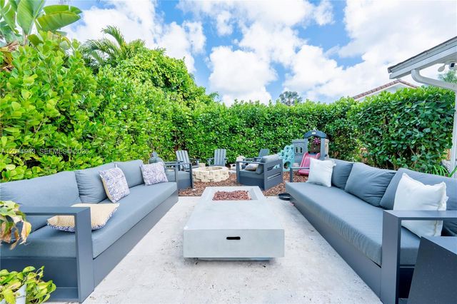 10461 SW 121st St, Miami, FL 33176