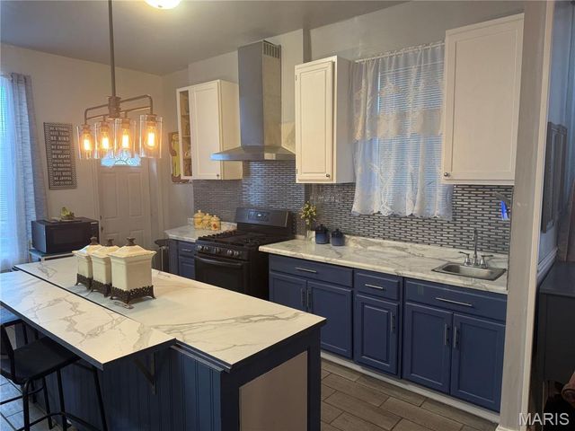 2935 Saint Vincent Avenue, St Louis, MO 63104