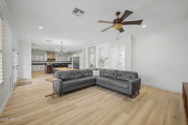 134 E FRANCES Lane, Gilbert, AZ 85295