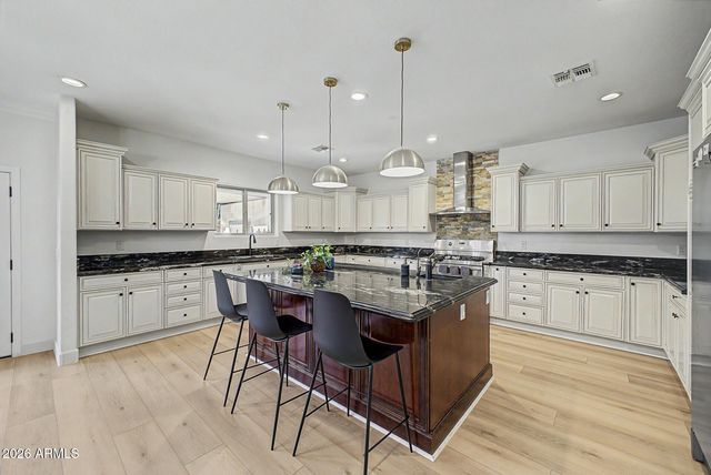 134 E FRANCES Lane, Gilbert, AZ 85295