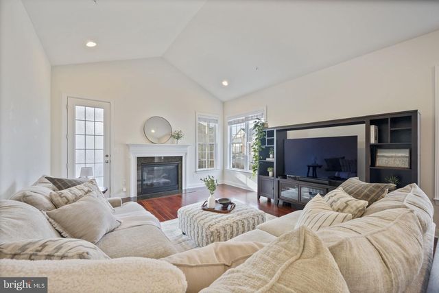 8414 MAPLE BROOK LN, Severn, MD 21144