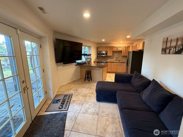 5109 W Tapps Drive E, Lake Tapps, WA 98391