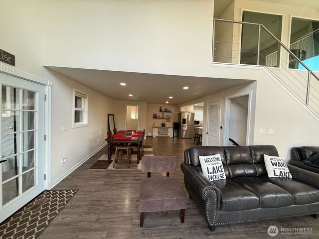 5109 W Tapps Drive E, Lake Tapps, WA 98391